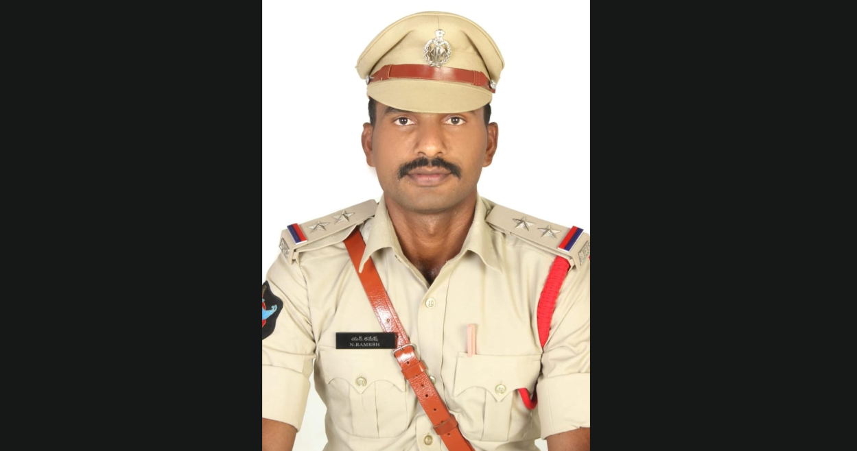 చిన్నసోమలలో పేకాట స్థావరంపై పోలీసుల దాడి – నలుగురు అరెస్ట్